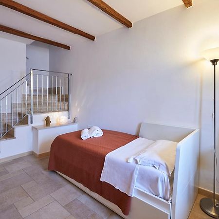 Le Case Di Gio'- Vico Corte Polignano a Mare Bagian luar foto